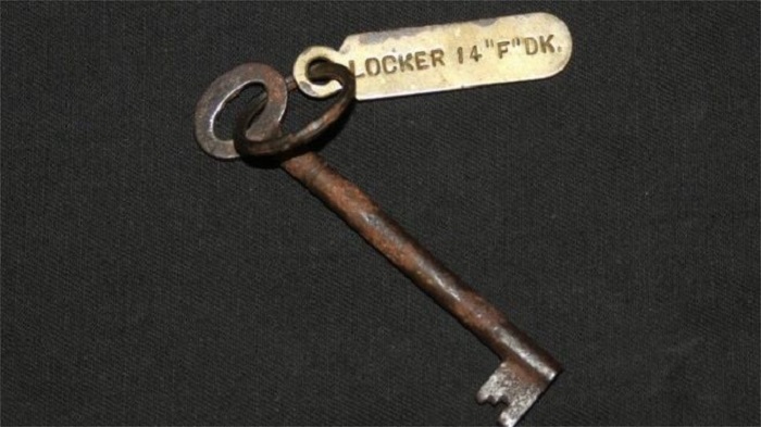 Titanic locker key and letters to be auctioned